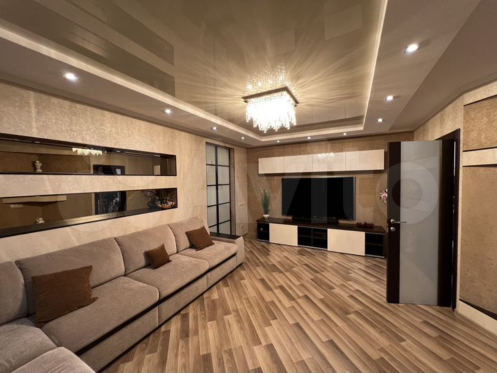 2-к. квартира, 80 м², 9/14 эт.