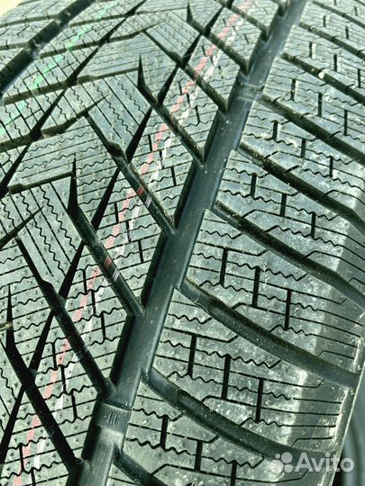 Roadmarch Winter XPro 999 275/55 R20 79H