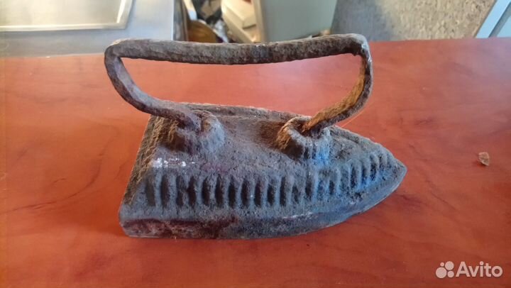 Утюг старинный