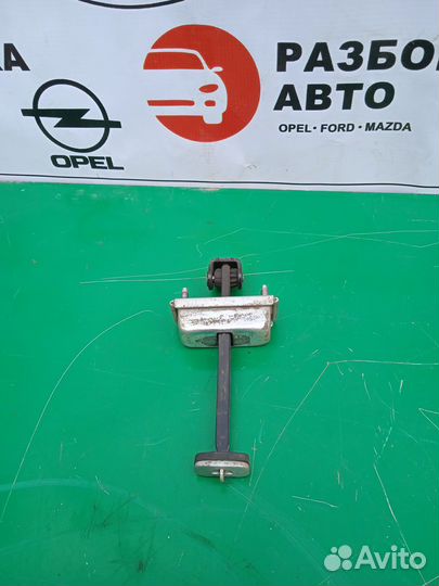 Ограничитель двери ford focus 2