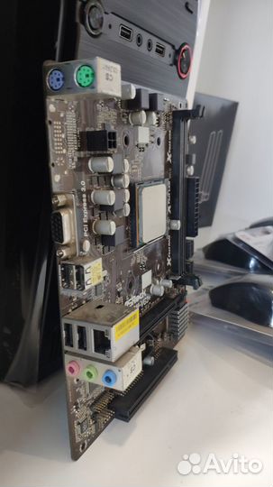 Материнская FM2+ c процессором AMD Athlon X4 880K