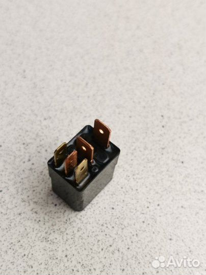 Реле Mitsubishi Lancer CS2A 4G15