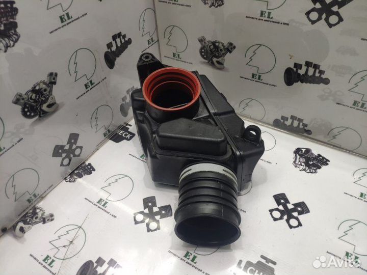 Корпус воздушного фильтра Mercedes-Benz M271