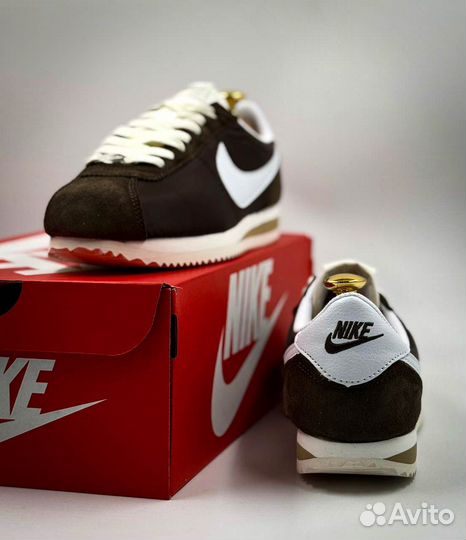 Женские кроссовки Nike Cortez