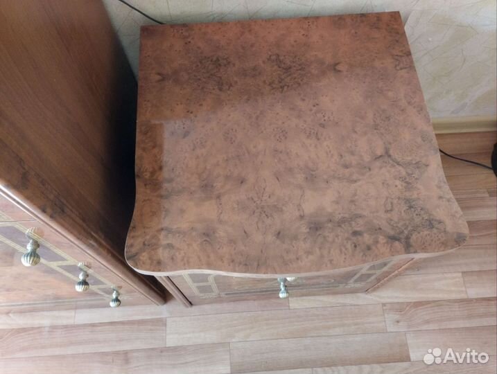 Комод и две тумбочки шатура