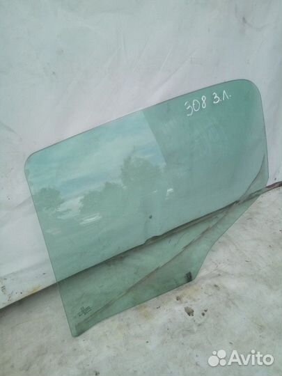 Стекло заднее левое Peugeot 308