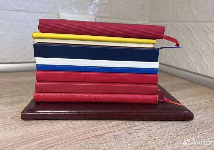 Ежедневники, блокноты новые