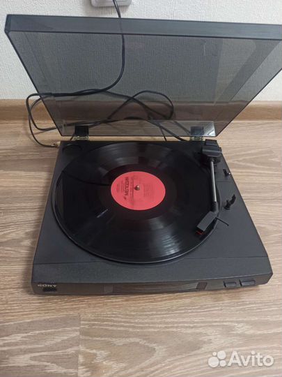 Проигрыватель винила sony ps-lx52y