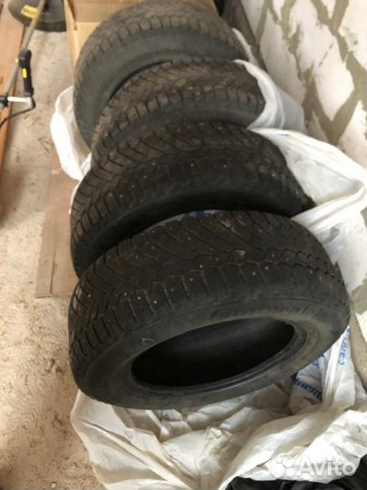 Continental IceContact 2 SUV 215/65 R16