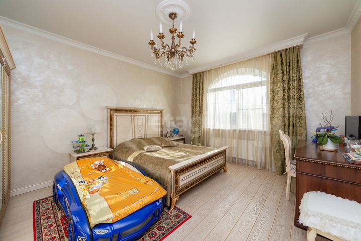 Дом 249,9 м² на участке 16,5 сот.