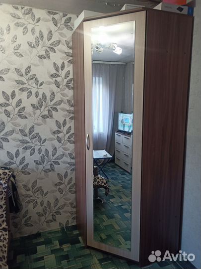 Продам угловой шкаф