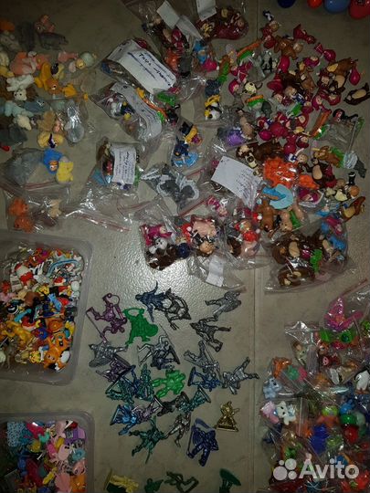 Игрушки из киндера пакетом