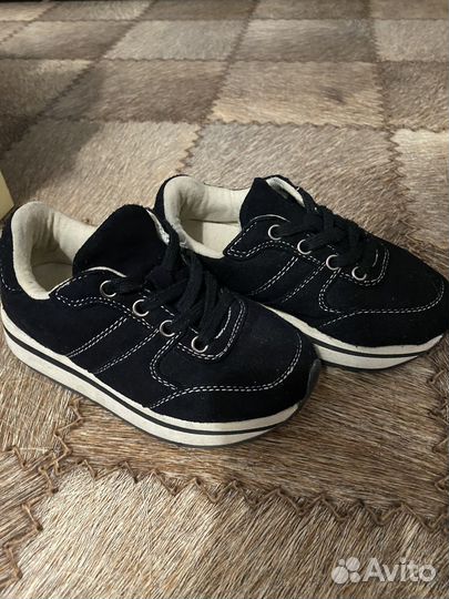 Кроссовки zara