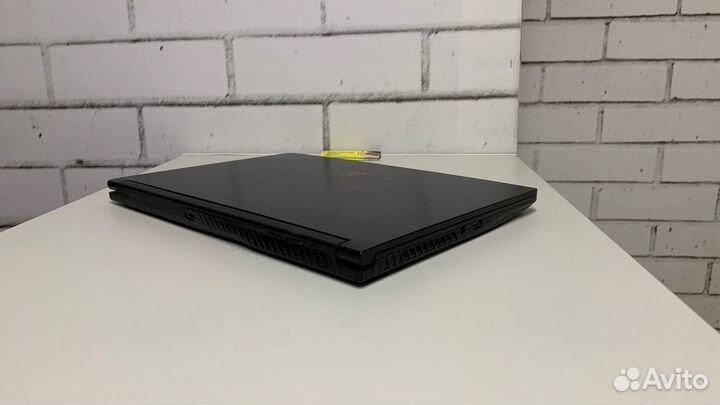 Игровой ноутбук MSI\i5-9300H\GTX 1050Ti\SSD 120Gb