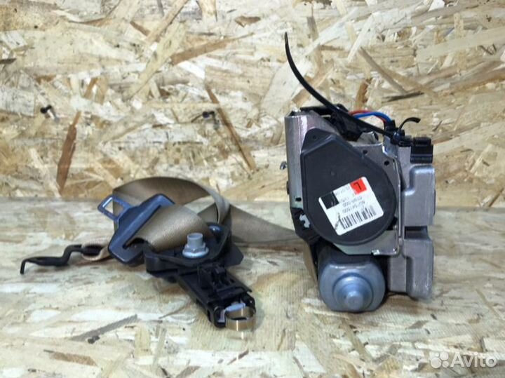 Ремень безопасности передний левый Mercedes-Benz E