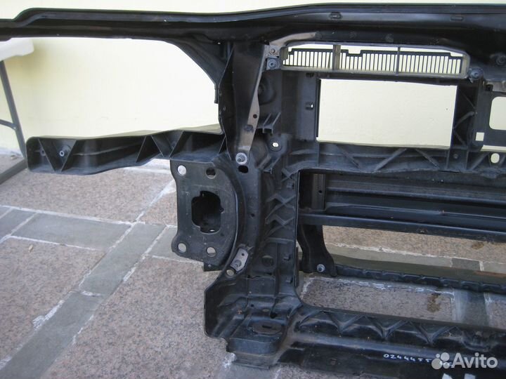 Панель передняя в сборе телевизор VW Passat B6