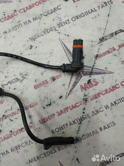 Датчик ABS w204 Mercedes передний