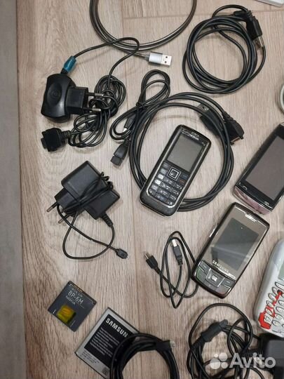 Телефоны и аксессуары