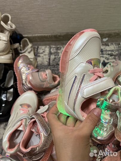 Кроссовки для девочек