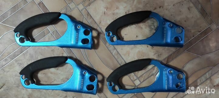 Жумары и карабины Альпинистское снаряжение