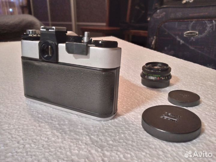 Зеркальный фотоаппарат