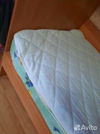 Двухъярусная кровать бу с матрасами