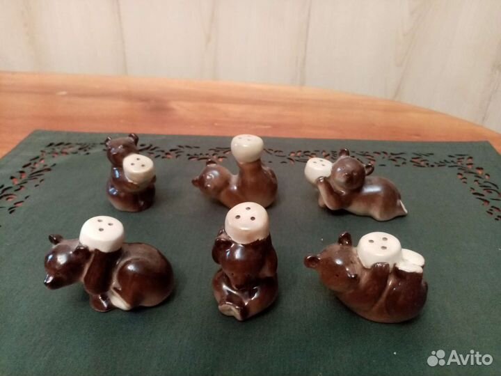 Фарфоровые статуэтки медвежат