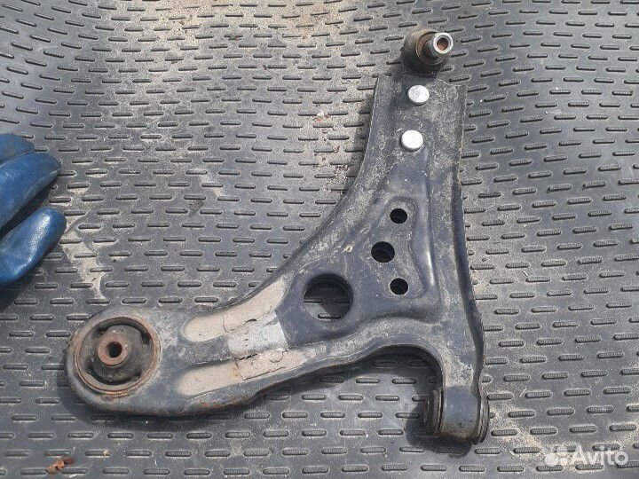 Передний рычаг Chevrolet Aveo T255