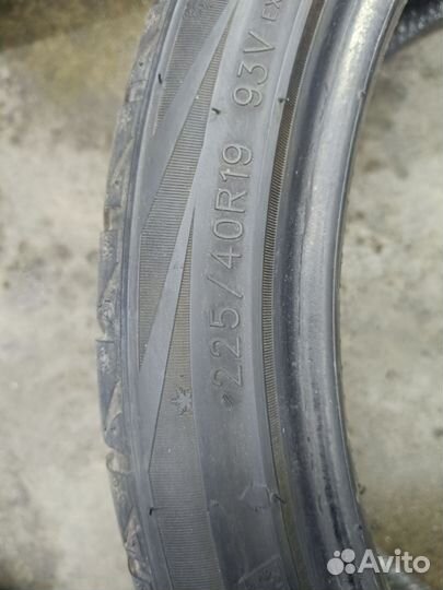 RoadX RX Frost WU01 225/40 R19 и 255/35 R19 93V