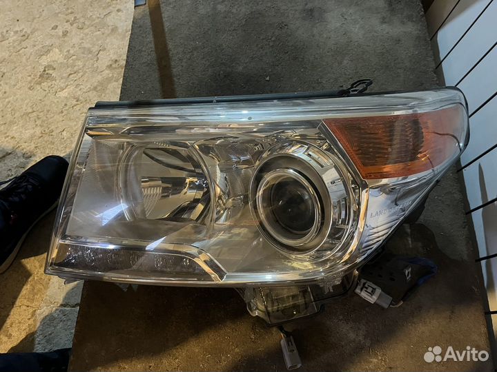 Фара на land cruiser 200
