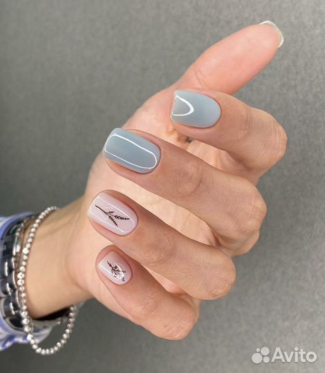 Модель на маникюр