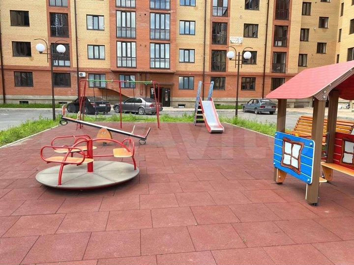 2-к. квартира, 76 м², 3/6 эт.