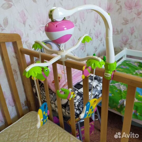 Мобиль на кроватку жирафики