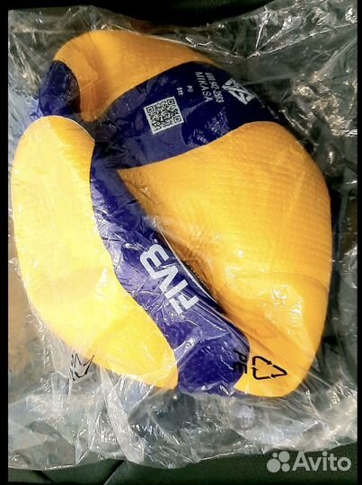 Волейбольный мяч Mikasa v200w