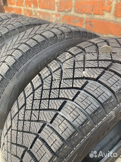 Pirelli Ice Zero FR 185/65 R15 92T