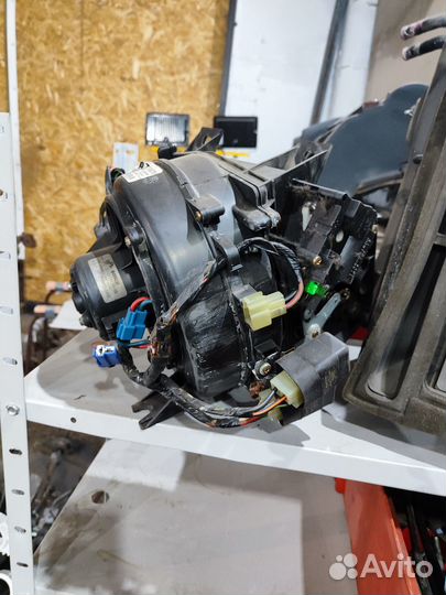 Разбор на запчасти Discovery 2 TD5 2004