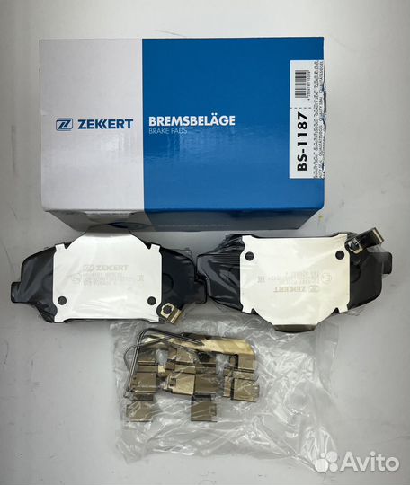 Комплект тормозных колодок Zekkert