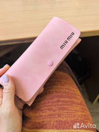 Солнцезащитные очки женские miu miu