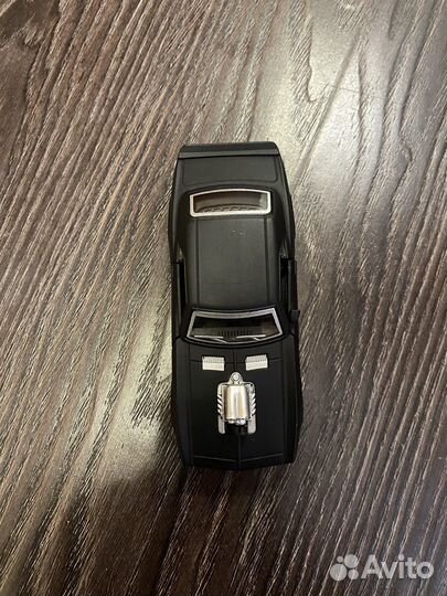 Игрушечная машина