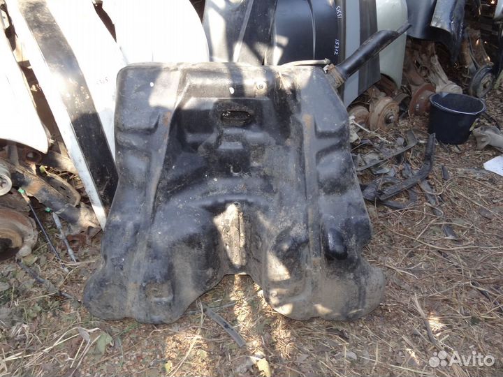 Бак топливный Nissan Laurel (C34, 35) в сборе