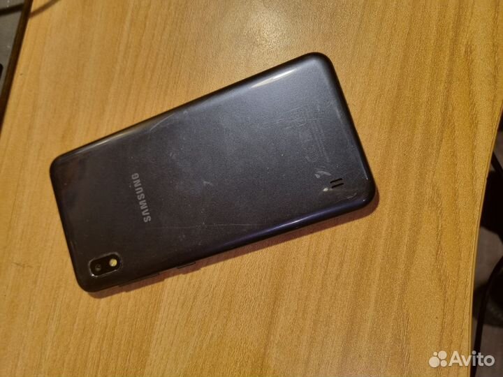 Samsung Galaxy A10, 2/32 ГБ