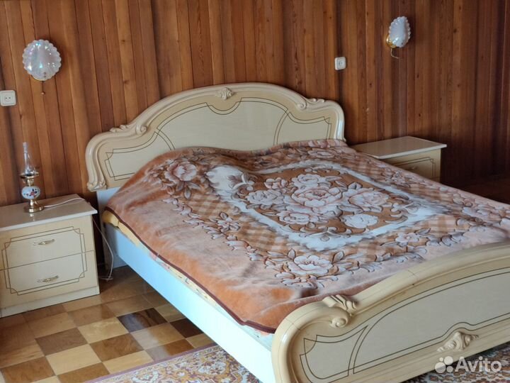 Спальный гарнитур