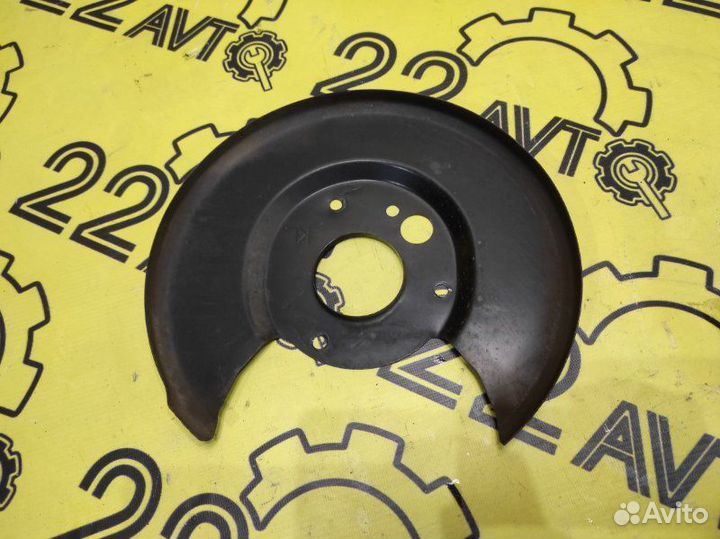 Щиток тормозного механизма задний левый Nissan