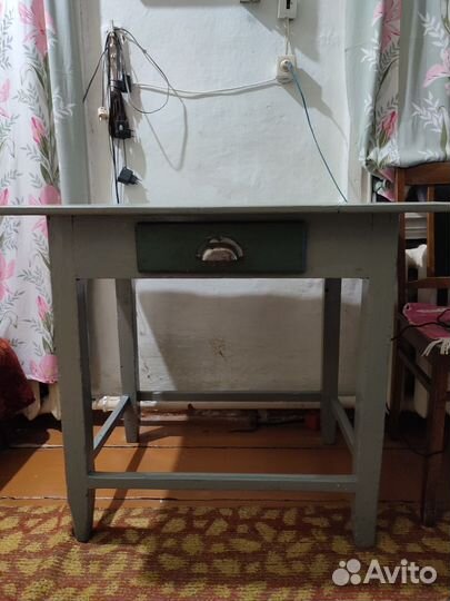 Стол СССР крепкий деревянный