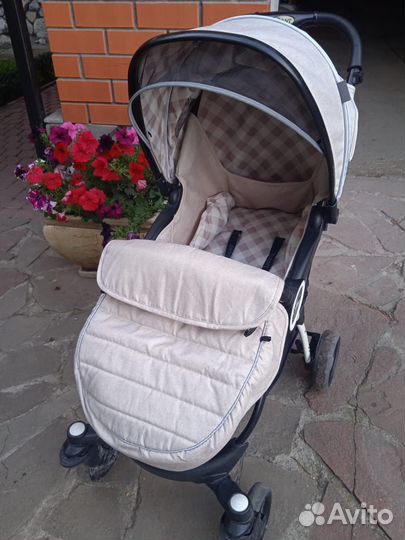 Прогулочная коляска