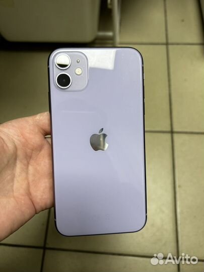 Телефон iPhone 11