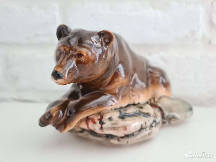 Фарфоровая коллекционная статуэтка 