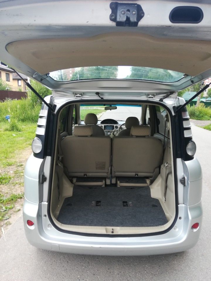 Toyota Sienta: фото владельца