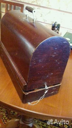 Швейная машинка 