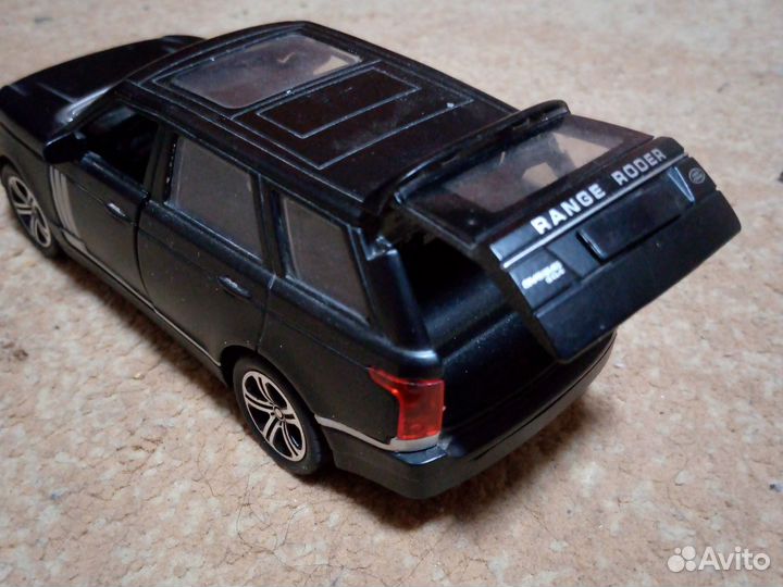 Машинка со звуковыми эффектами